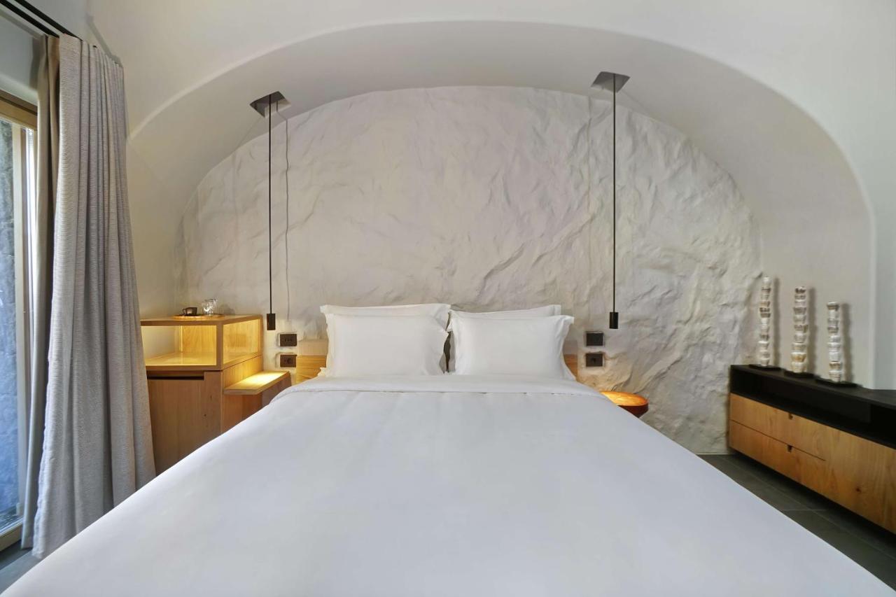 Radisson Blu Zaffron Resort, Santorini (Adults Only) Kamari  Exterior photo